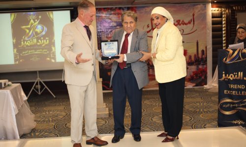 قيس عبد الفتاح.. حضور ينضم إلى كوكبة الإبداع، ود. محمد هاشم يحتفي بقيمة الفنان في “ترند التميز”