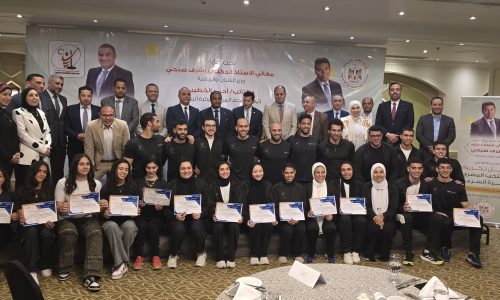 د اشرف صبحى وزير الشباب والرياضة يكرم أبطال مصر لكرة السرعة بعد التتويج ببطولة العالم الـ35