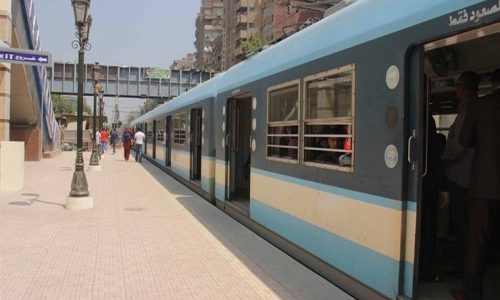 شكوى من راكب بمترو الأنفاق: 30 دقيقة بين عزبة النخل وحدائق الزيتون وتوقفات متكررة تثير تساؤلات حول سلامة الركاب
