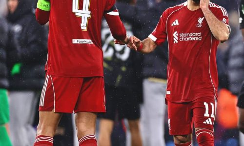 فان دايك ….يبكي بشده.