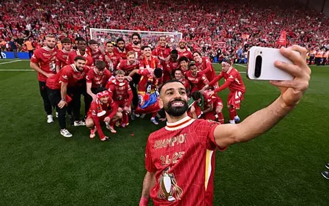محمد صلاح أفضل لاعب في الدوري الإنجليزي من رابطة الكتاب
